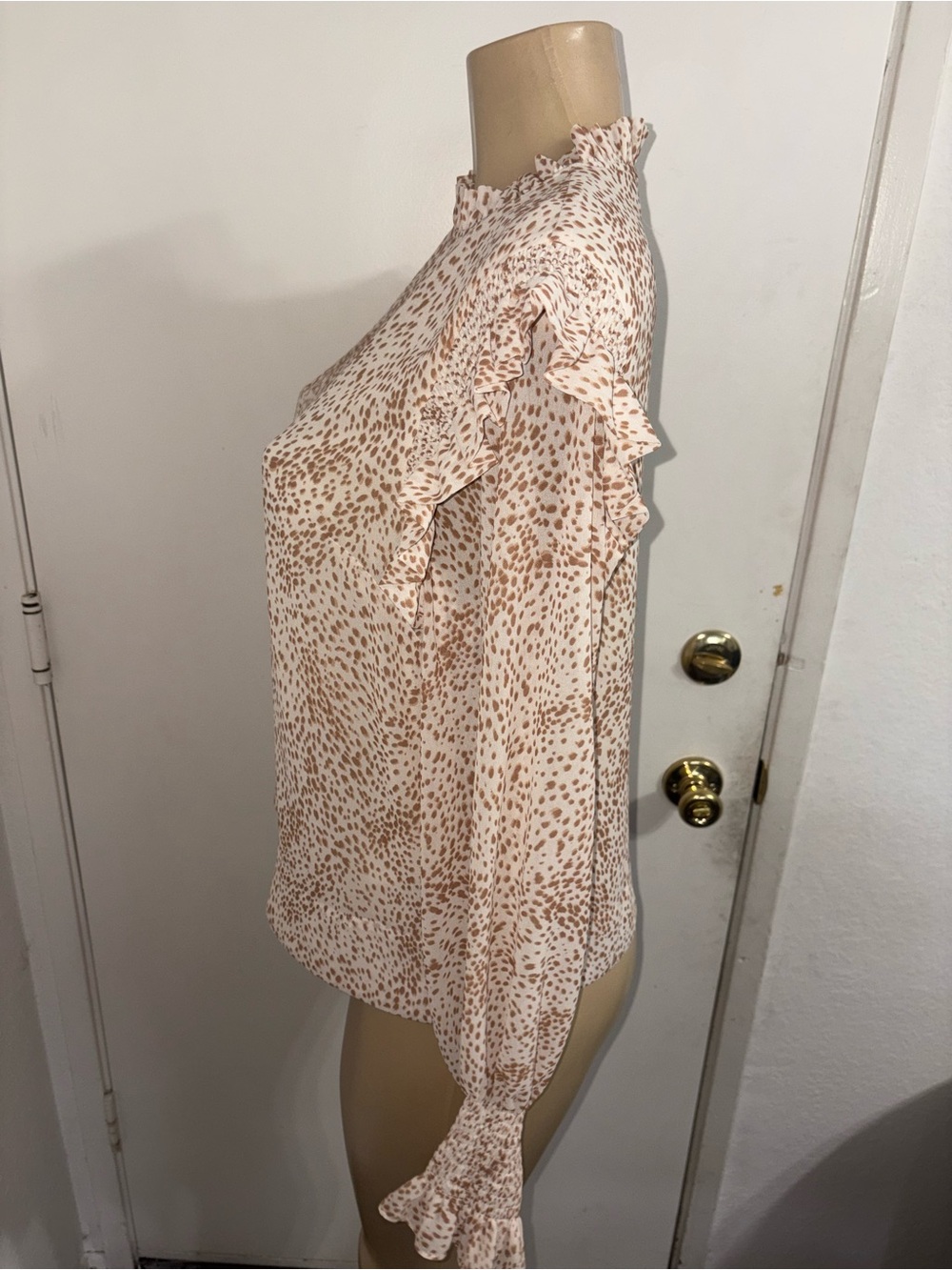 Joe's Jeans beige and brown leopard print long-sleeve blouse ruffles High Neck - Picture 3 of 5